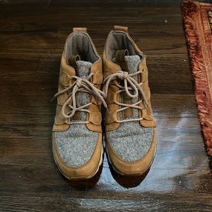 Gently Used Sorel Kinetic Caribou Boot Sz 7